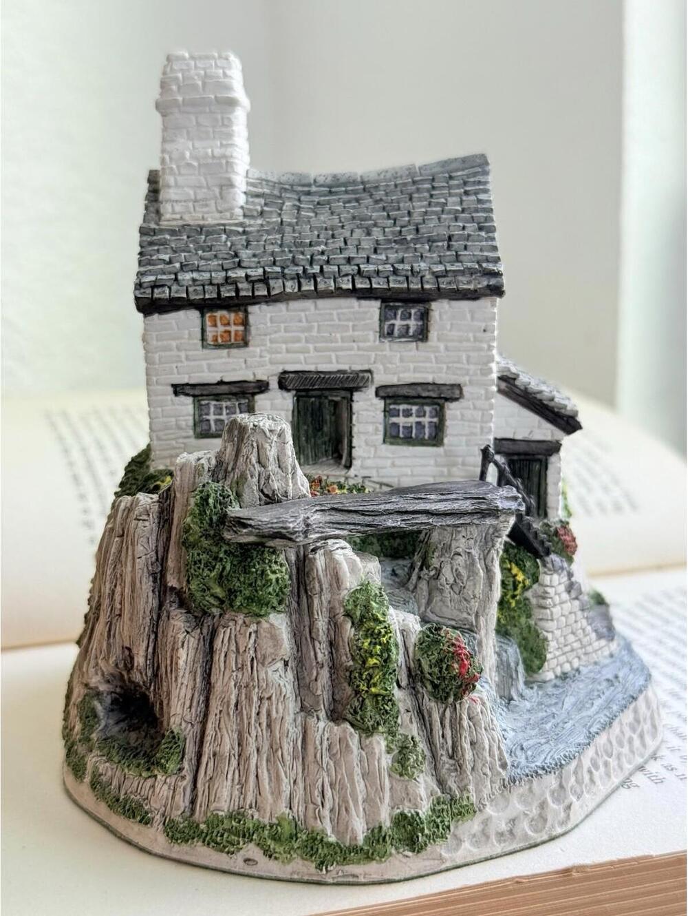 Vintage David Winter Pen-Y-Graig Cottage 1993 Welsh Hand Painted Retired